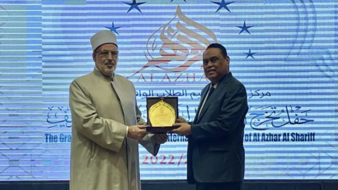 Wakil Ketua Umum DMI Mendorong Ribuan Wisudawan Al Azhar Mesir Menuju Perdamaian Global