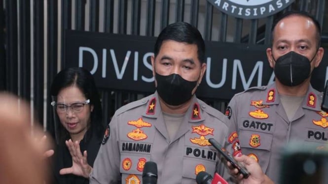 Cabut Laporan Oleh Pelapor, Polri Menyebut Kasus “Bajingan Tolol” yang Melibatkan Rocky Gerung Tetap Berlanjut