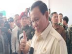 Prabowo Memberikan Tanda Jempol pada Jenderal Agus Subiyanto sebagai Calon Panglima TNI