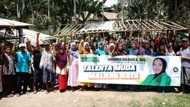 Relawan Asandra Menanam Pohon dan Memberikan Layanan Kesehatan Gratis dalam Aktivitas Sosial