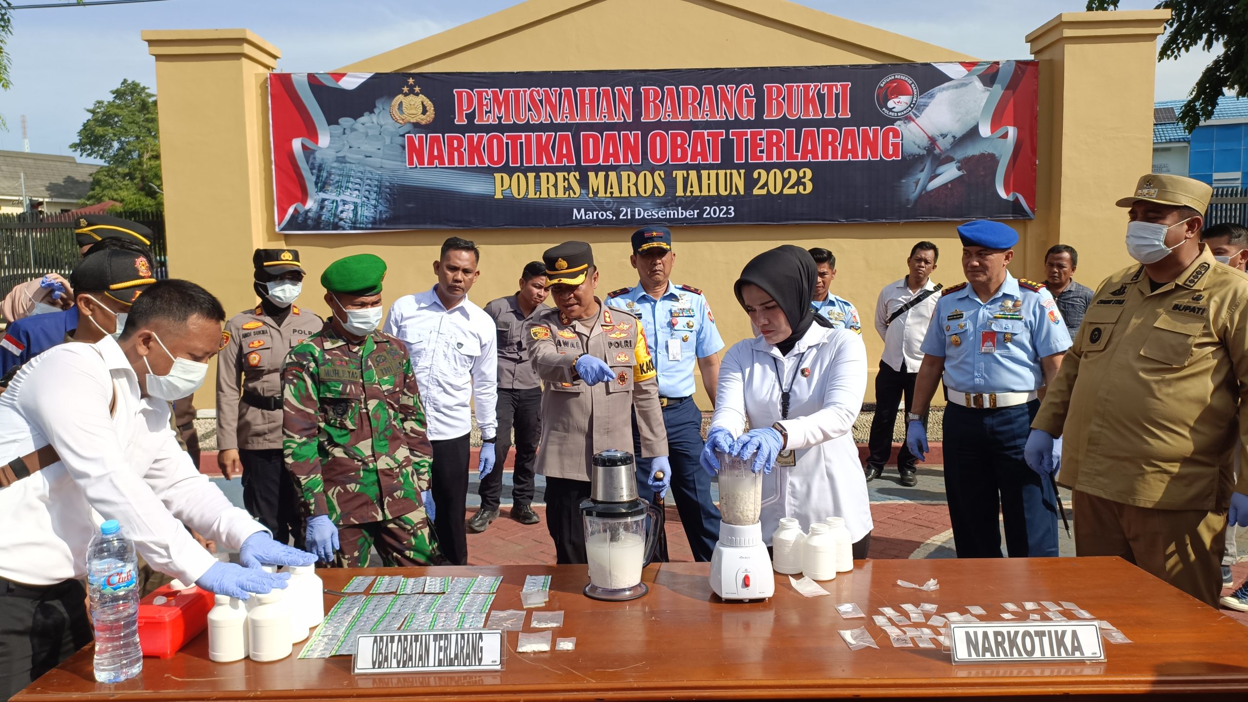 Polres Maros Menghancurkan Ribuan Butir Obat Terlarang dan Narkotika