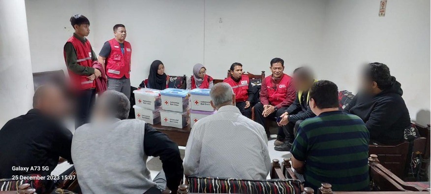 PMI Memberikan Bantuan Hygiene Kits kepada Pengungsi Gaza di Mesir