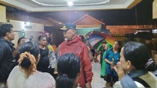 Banjir Mengakibatkan Ratusan Pengungsi Warga Parak Gadang Timur Padang