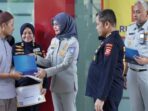 Jasa Raharja memberikan Santunan kepada Korban Kecelakaan di KM 58 Tol Japek Rampung