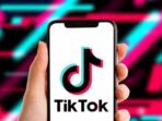 Sosok Perempuan di Lombok Menunjukkan Keberaniannya Live di TikTok Sambil Menampilkan Kecantikannya