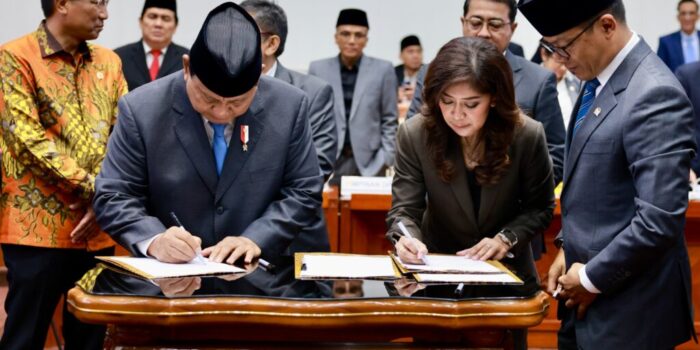 Prabowo Subianto’s Final DPR Session: All Factions Attend and Offer Prayers