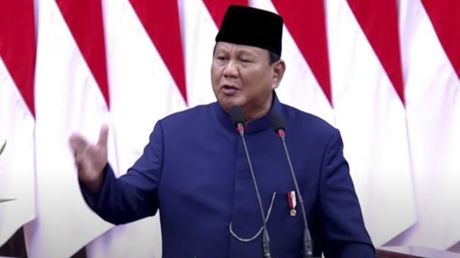 Ingatlah, kekuasaan adalah milik rakyat!